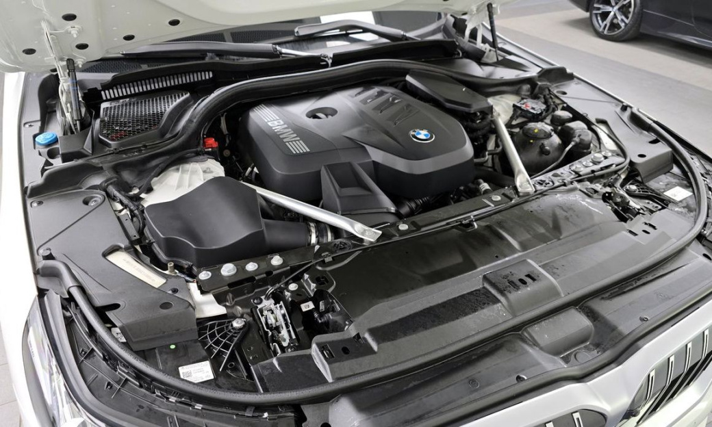 BMW 5-Series 520i, 2024