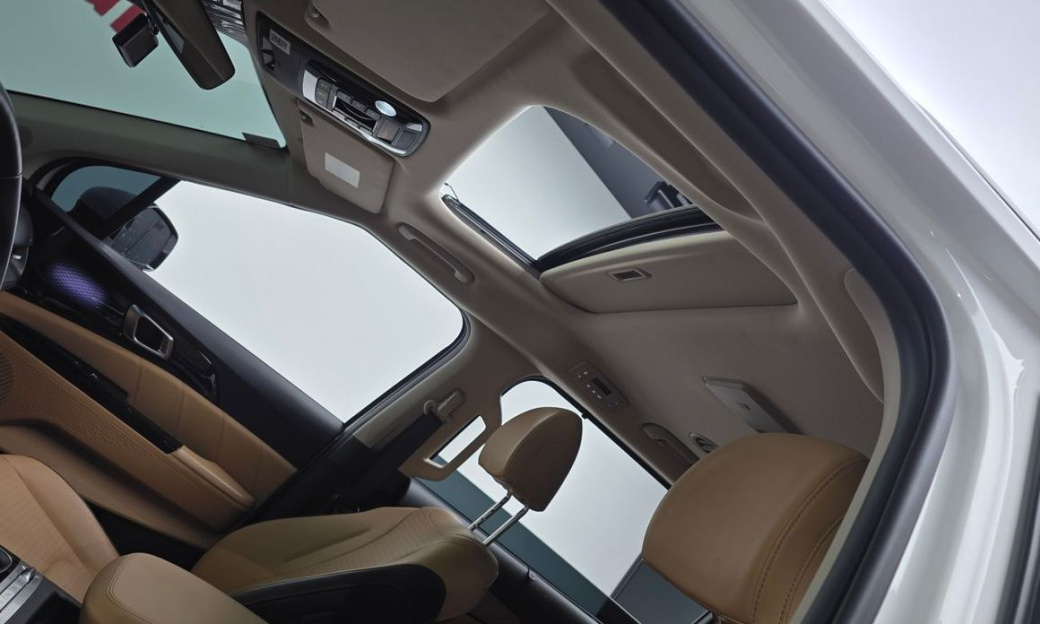 Kia Carnival 7-Seater Signature, 2023