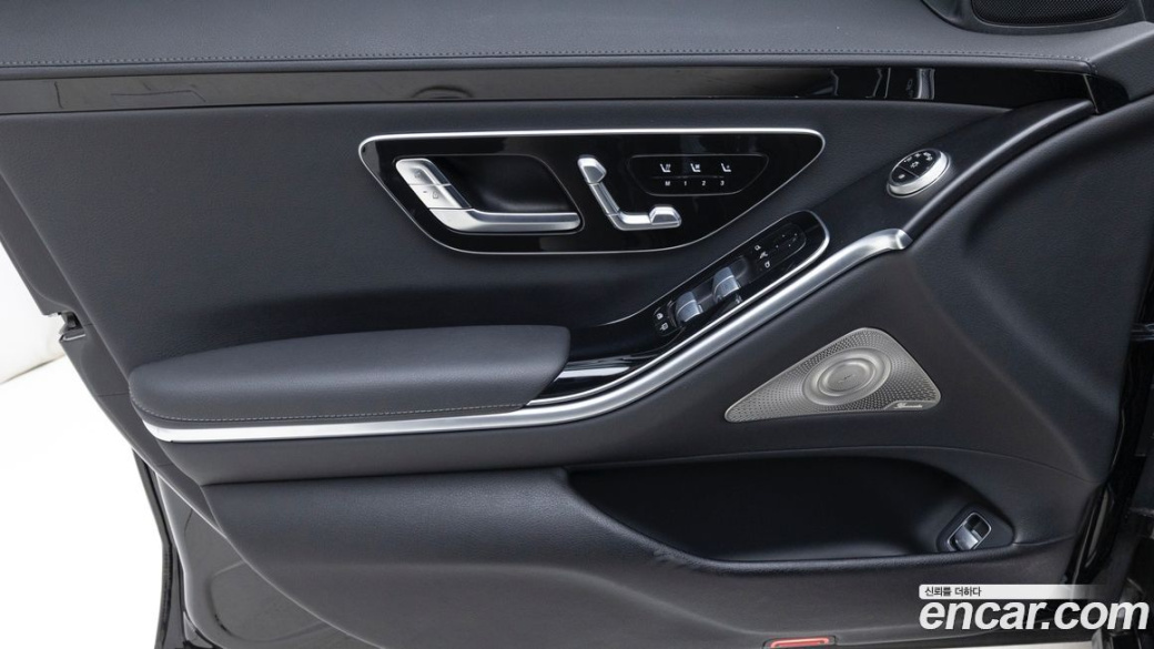Mercedes-Benz S-Class S350 d 4MATIC, 2025
