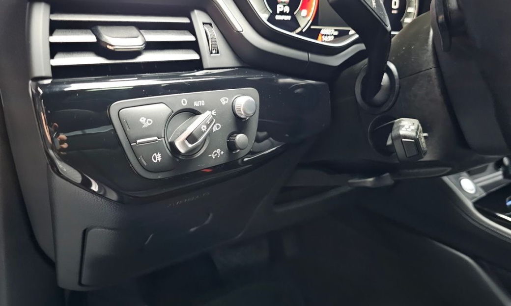 Audi A4 45 TFSI Quattro Premium, 2021