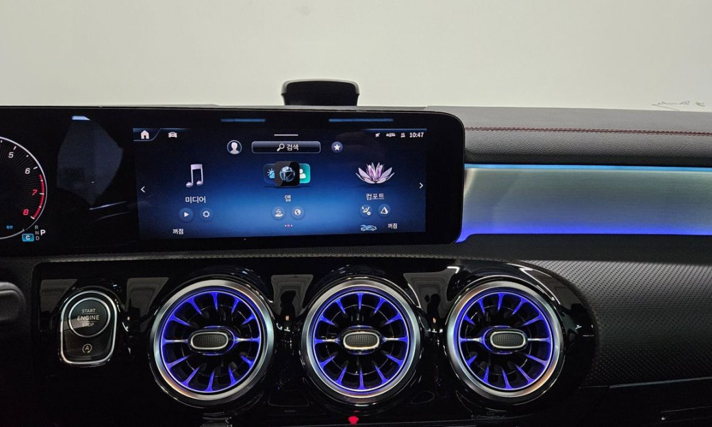 Mercedes-Benz CLA-Class CLA250 4MATIC, 2025