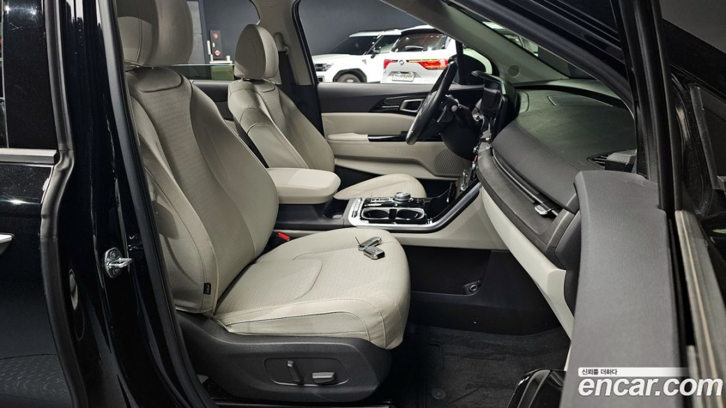 Kia Carnival 9-Seater Noblesse, 2023
