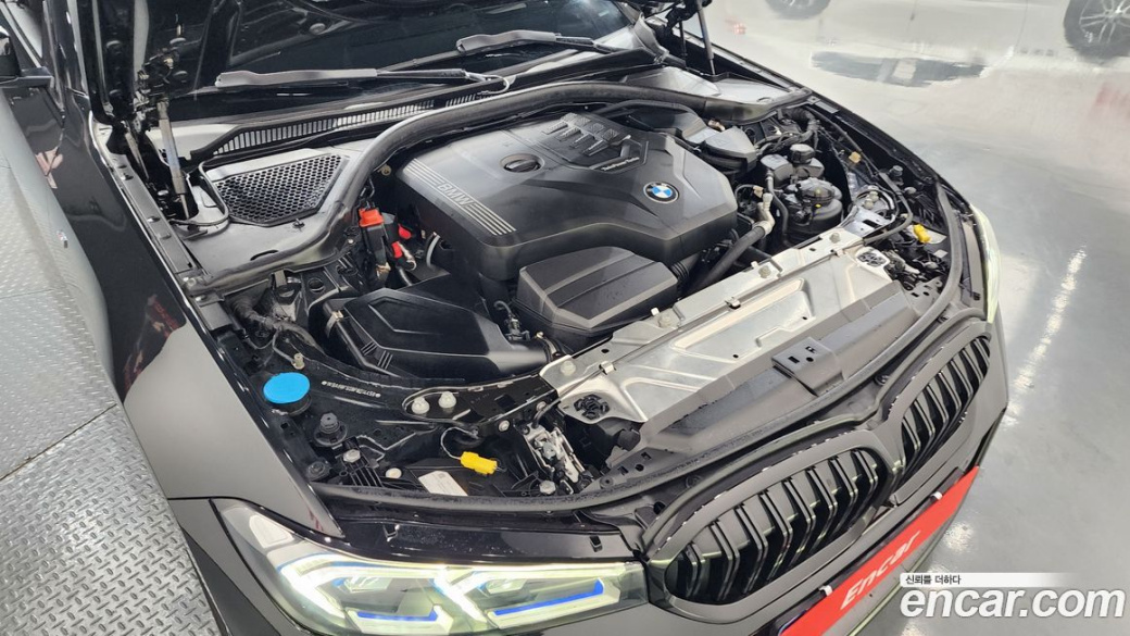 BMW 3-Series 320i M Sport, 2023