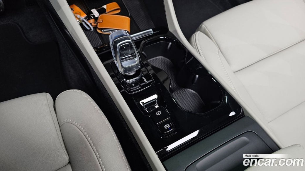 Volvo XC40 B4 Ultra Bright, 2025