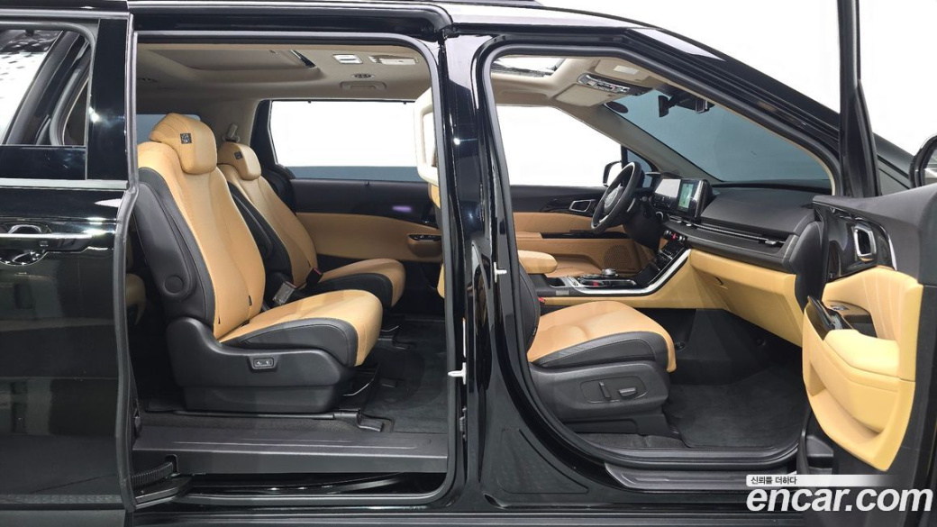 Kia Carnival 9-Seater Signature, 2023
