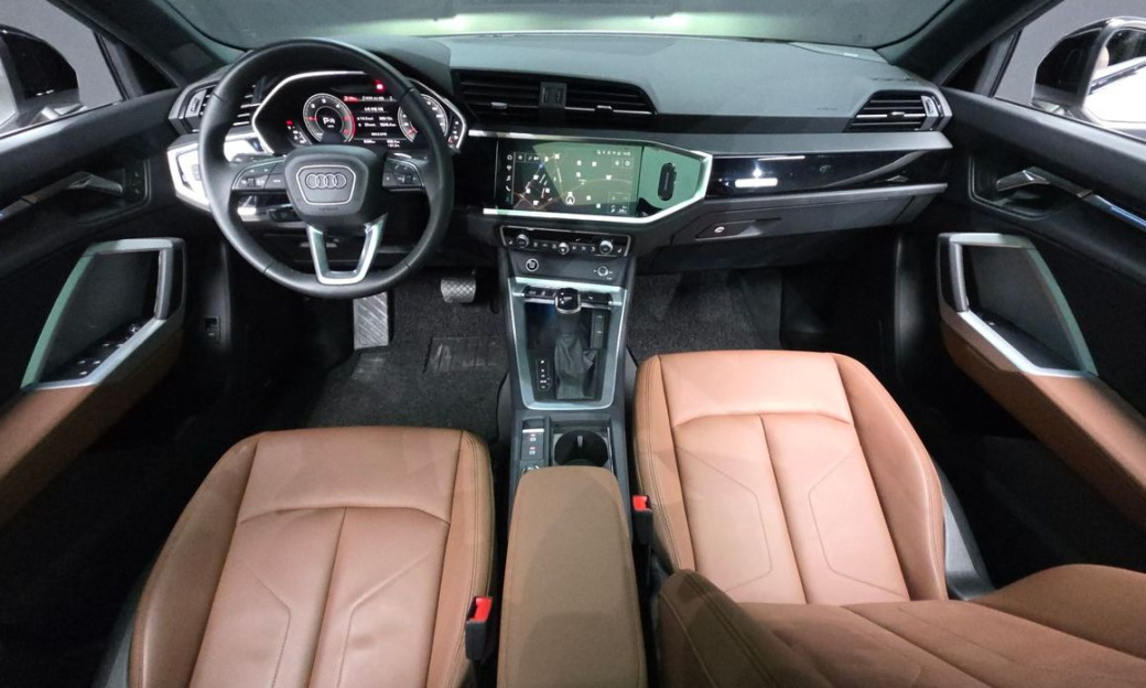 Audi Q3 35 TDI Premium, 2025