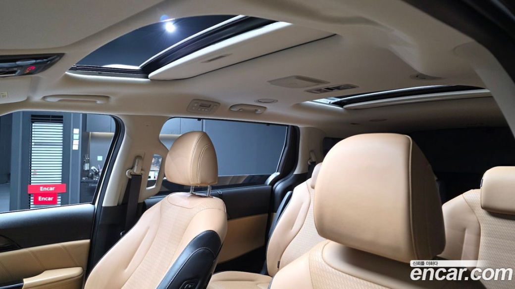 Kia Carnival 9-Seater Signature, 2023