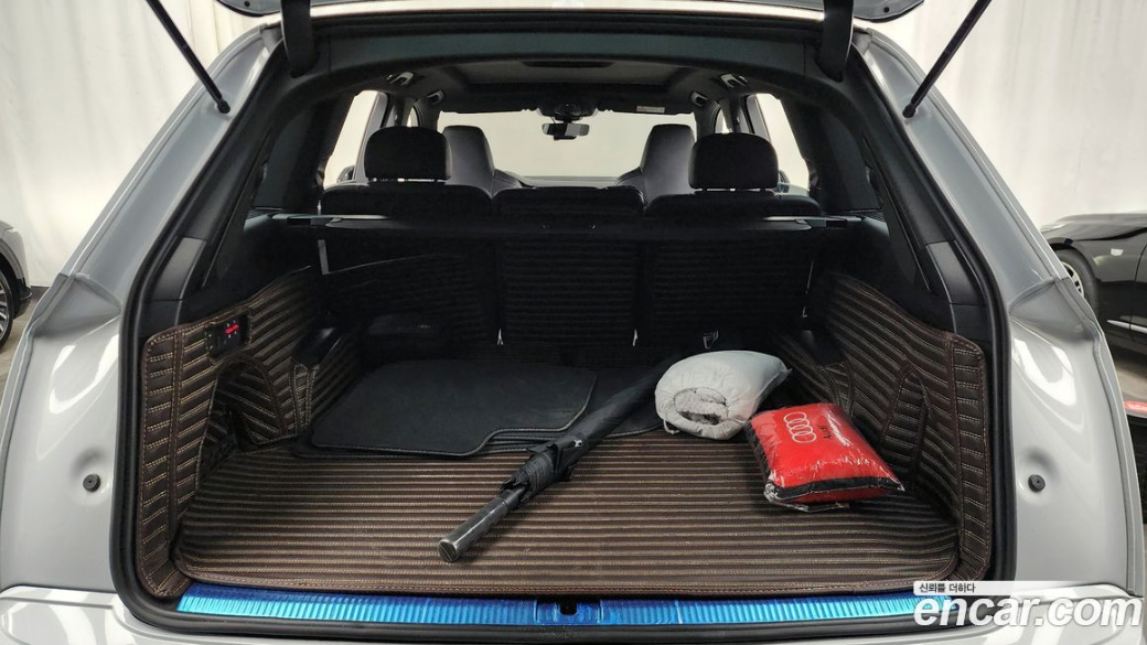 Audi Q7 55 TFSI Quattro Premium, 2023