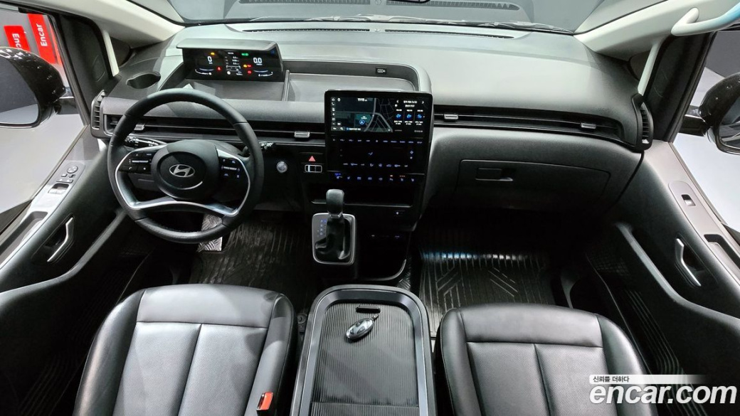 Hyundai Staria Cargo 5-Seater, 2025