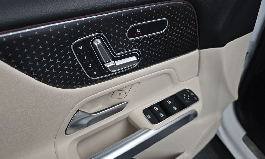 Mercedes-Benz GLB-Class GLB200 d, 2024
