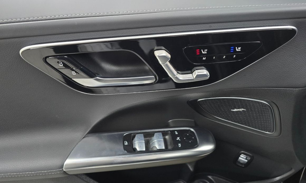 Mercedes-Benz C-Class C300 4MATIC AMG Line, 2024