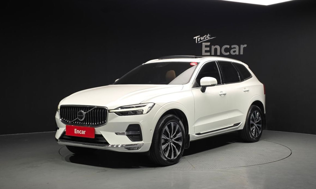 Volvo XC60 B5 Ultra Bright, 2025