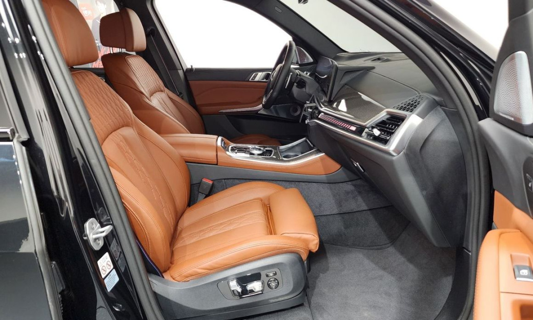 BMW X5 M60i, 2024