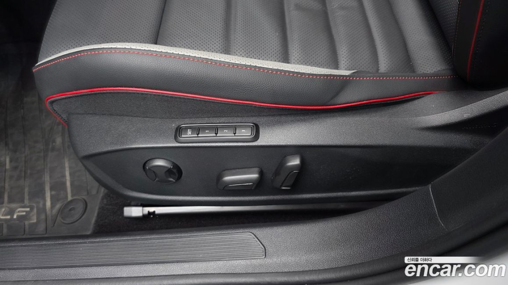 Volkswagen Golf 2.0 GTI, 2024