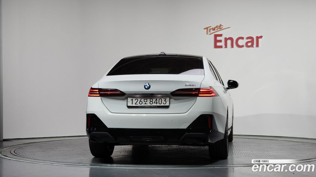 BMW 5-Series 520i M Sport, 2024