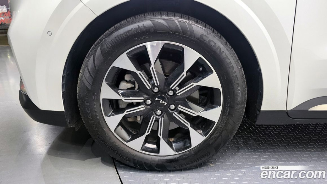 Kia Carnival 7-Seater Signature, 2023