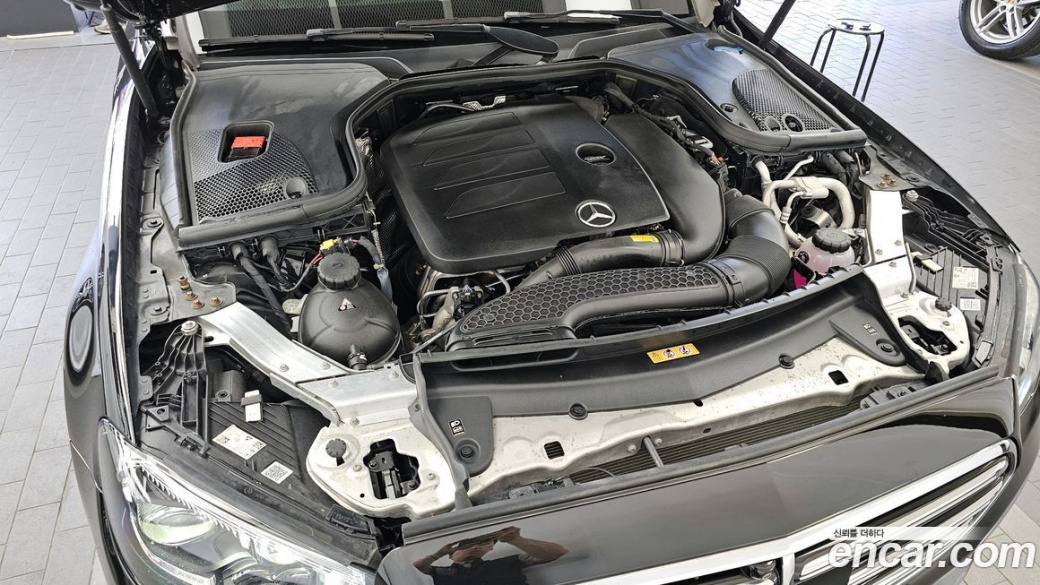 Mercedes-Benz E-Class E350 4MATIC Exclusive, 2023