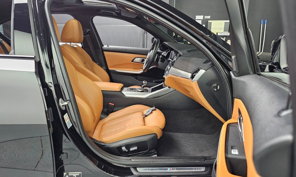 BMW 3-Series 320i M Sport, 2022