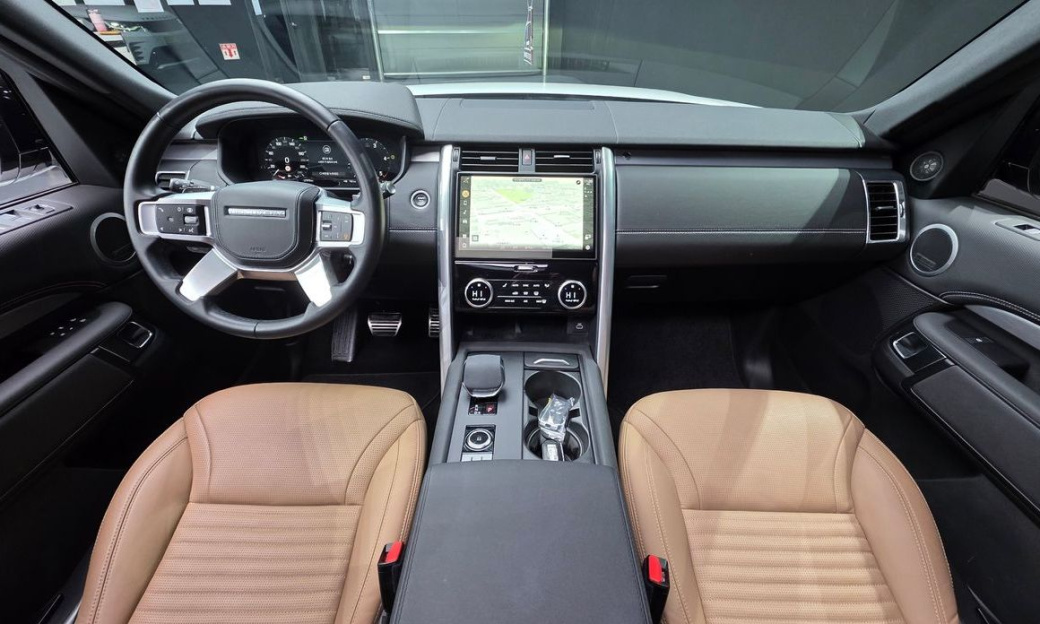 Land Rover Discovery D300 Dynamic HSE, 2024
