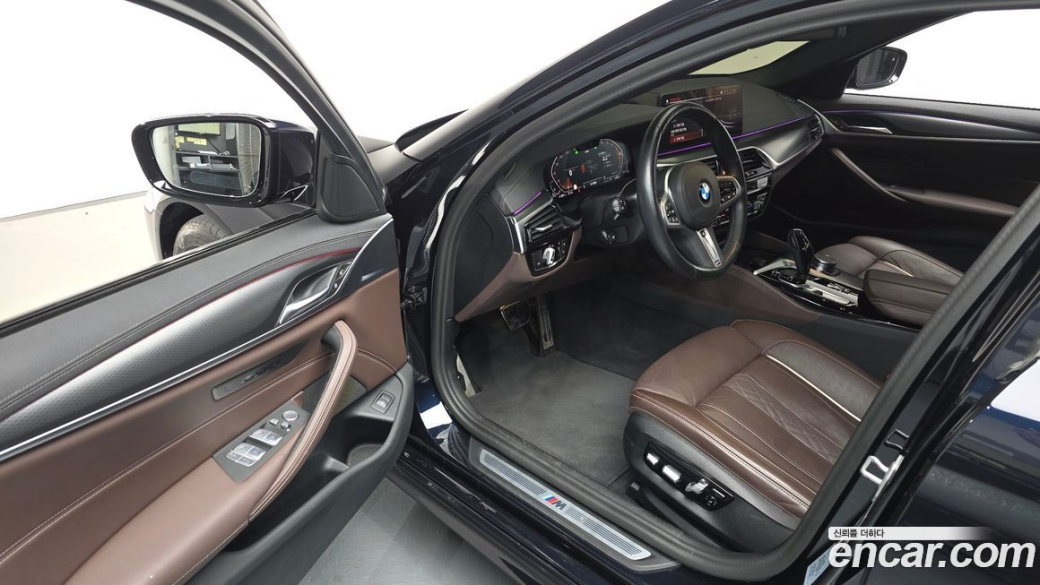 BMW 5-Series 523d M Sport, 2023