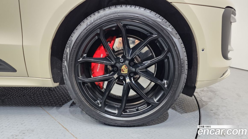 Porsche Macan 2.9 GTS, 2022