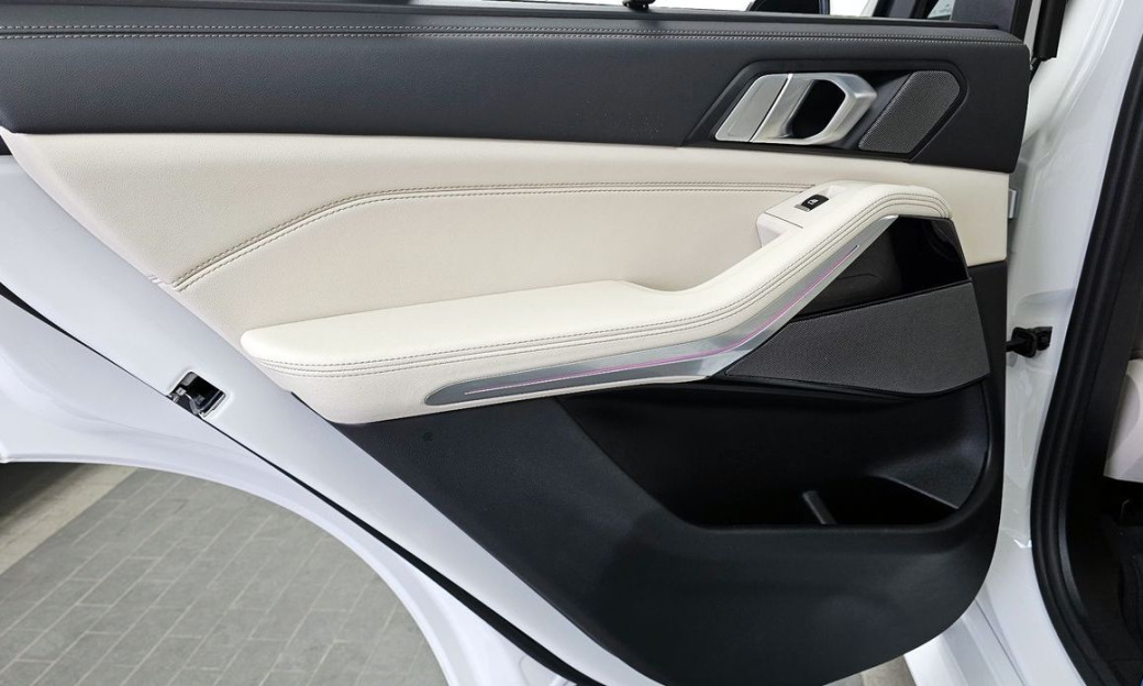 BMW X5 xDrive 40i M Sport, 2025