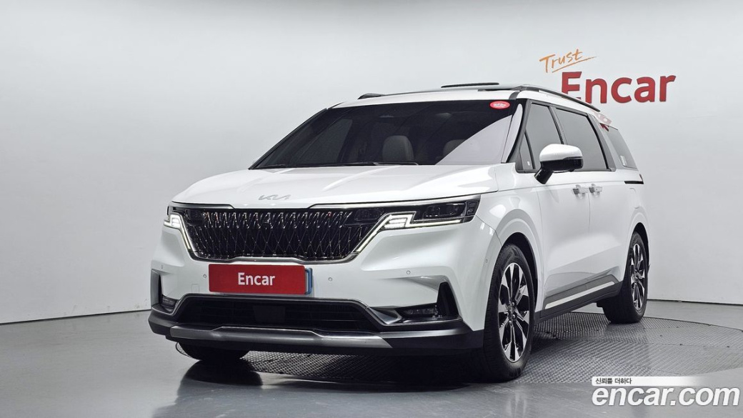 Kia Carnival 7-Seater Signature, 2023
