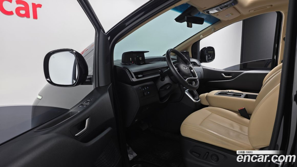 Hyundai Staria Tourer 9-Seater, 2024