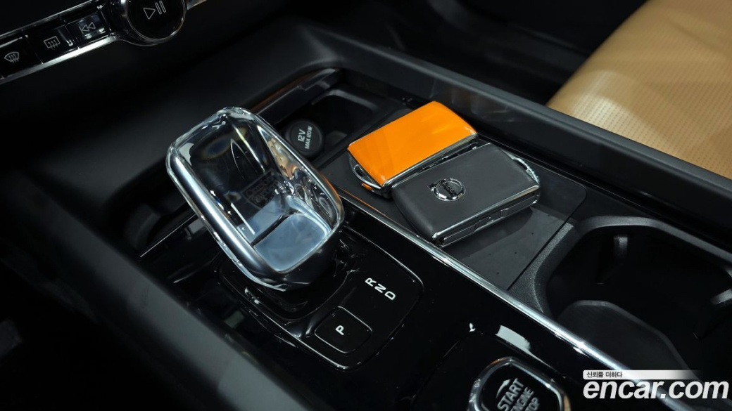 Volvo XC60 B5 Inscription, 2022