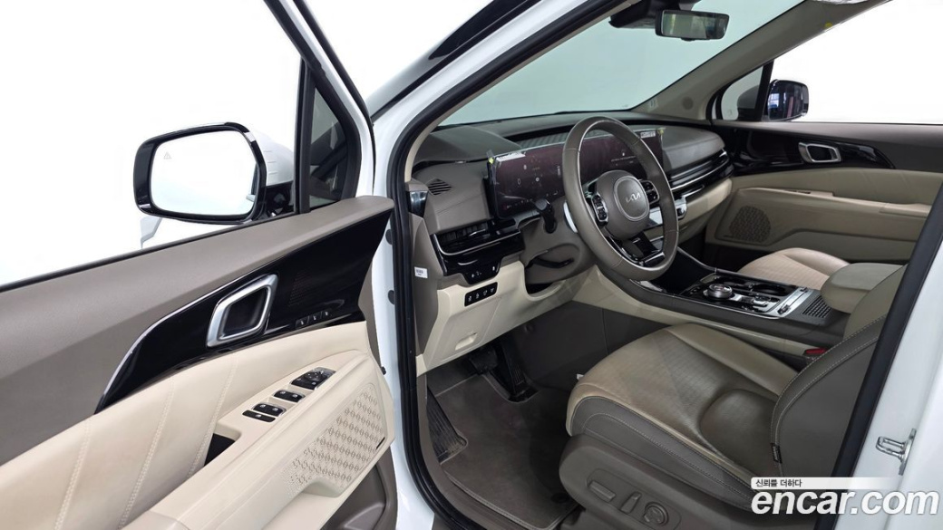 Kia Carnival 9-Seater Hi Limousine, 2024