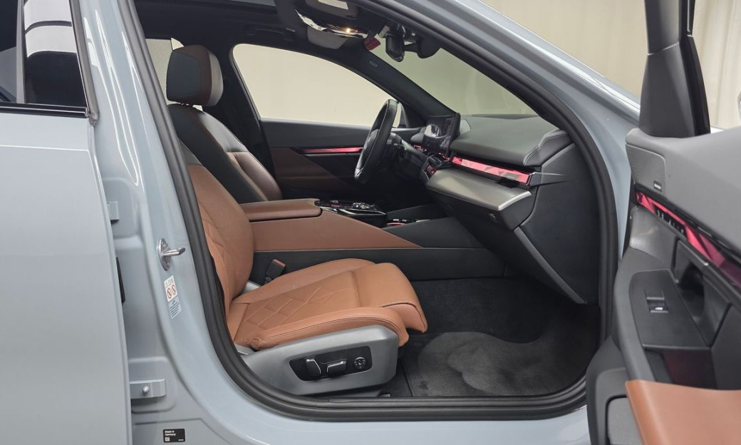 BMW 5-Series 530i xDrive M Sport, 2024