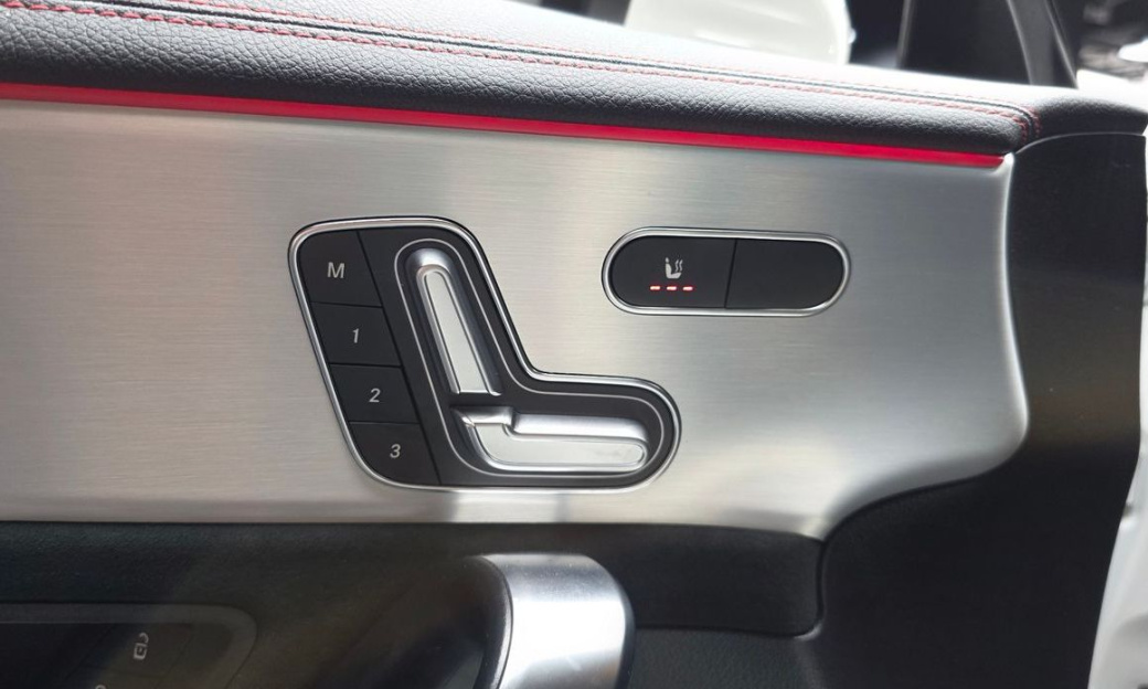 Mercedes-Benz CLA-Class CLA250 4MATIC, 2025