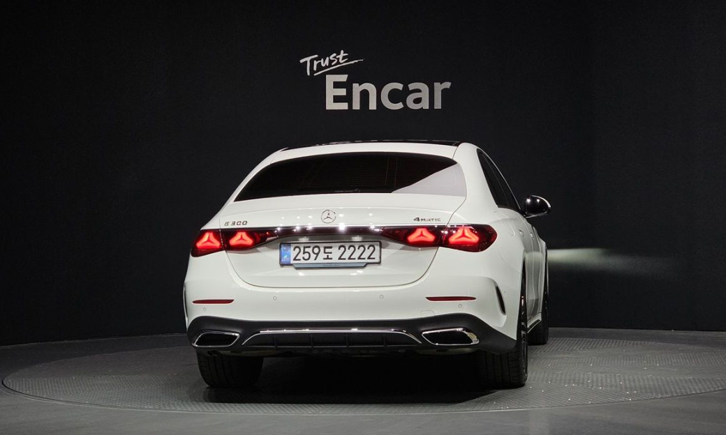 Mercedes-Benz E-Class E300 4MATIC AMG Line, 2026