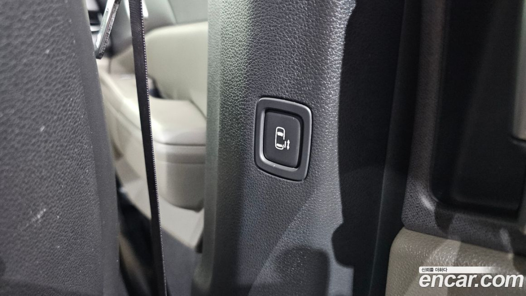 Kia Carnival 9-Seater Prestige, 2024
