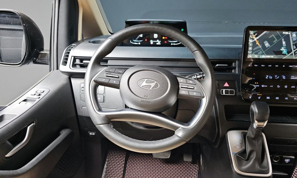 Hyundai Staria Cargo 5-Seater, 2025