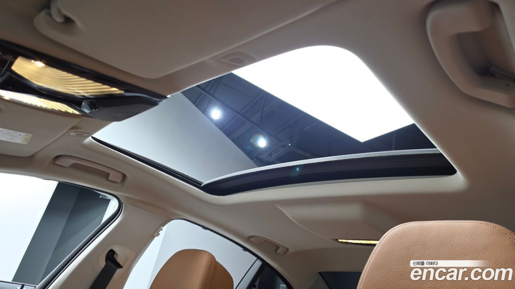 BMW 5-Series 520i Luxury, 2023