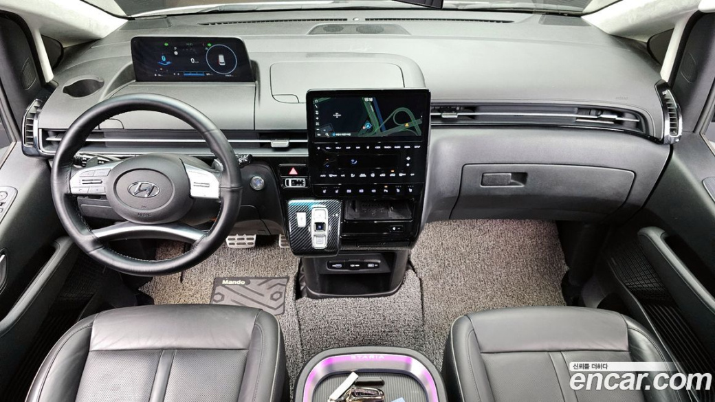Hyundai Staria 4WD Lounge 9-Seater, 2024