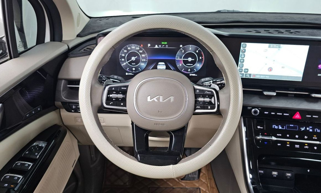 Kia Carnival 7-Seater Signature, 2022