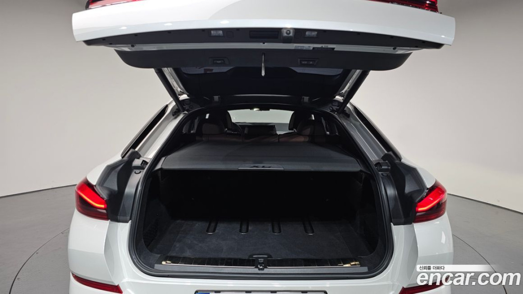 BMW X6 xDrive40i M Sport, 2025