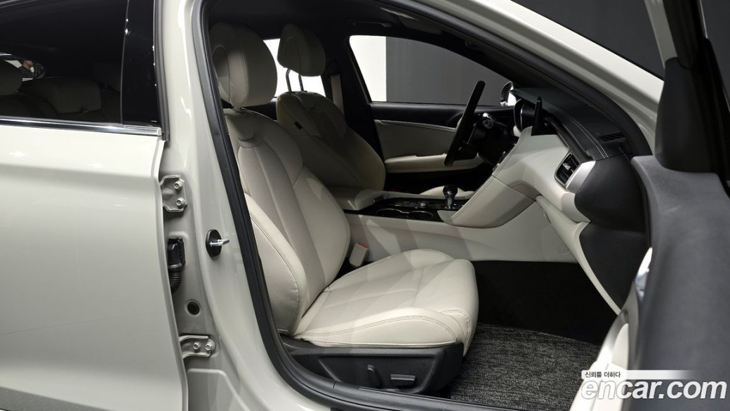Genesis G70 Gasoline 2.5T 2WD, 2024