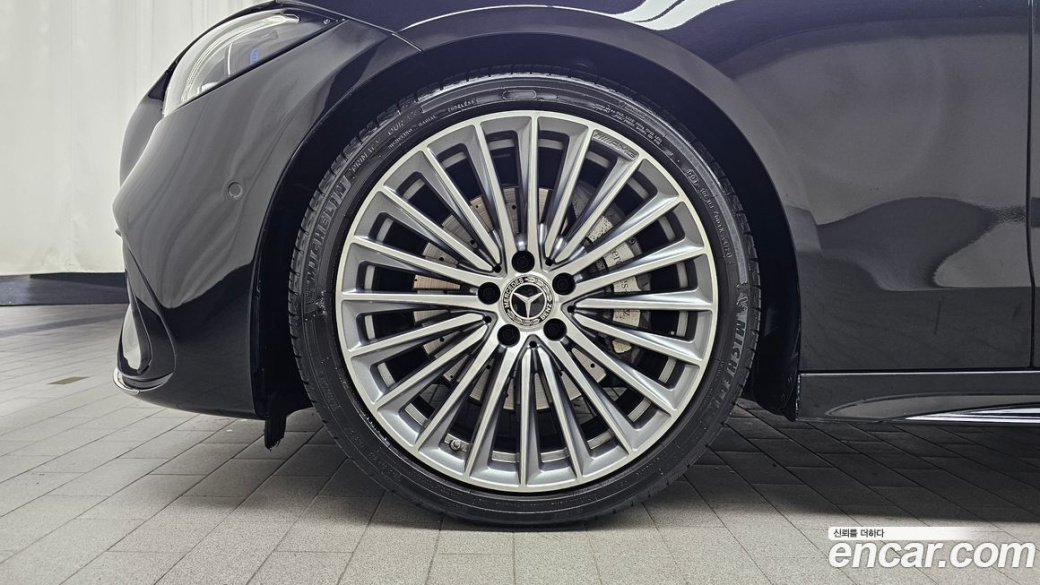 Mercedes-Benz C-Class C300 4MATIC AMG Line, 2023