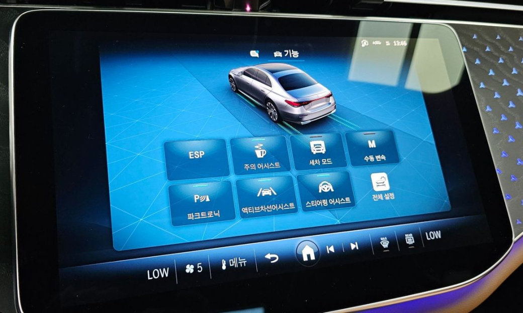 Mercedes-Benz E-Class E220d 4MATIC Exclusive, 2024