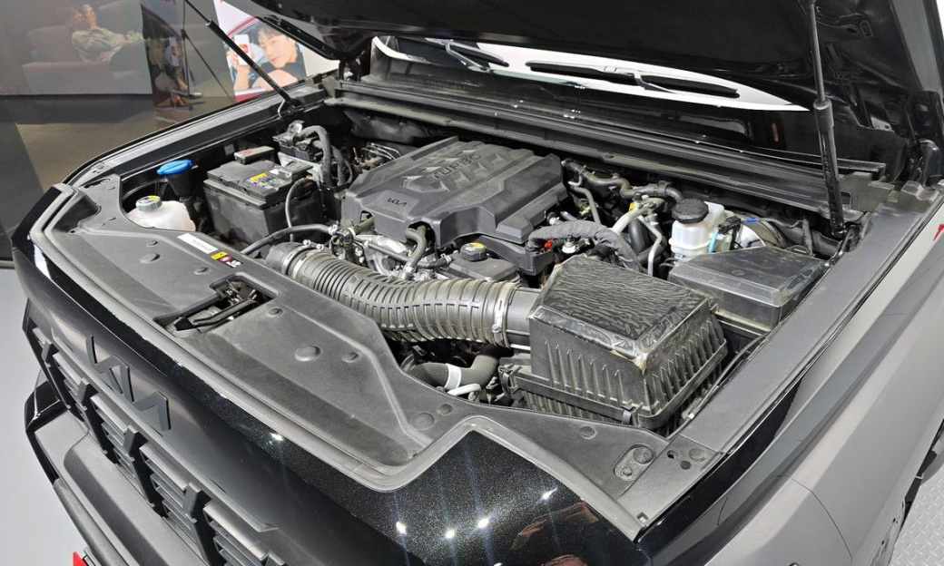 Kia Tasman 2.5T Gasoline 4WD, 2026