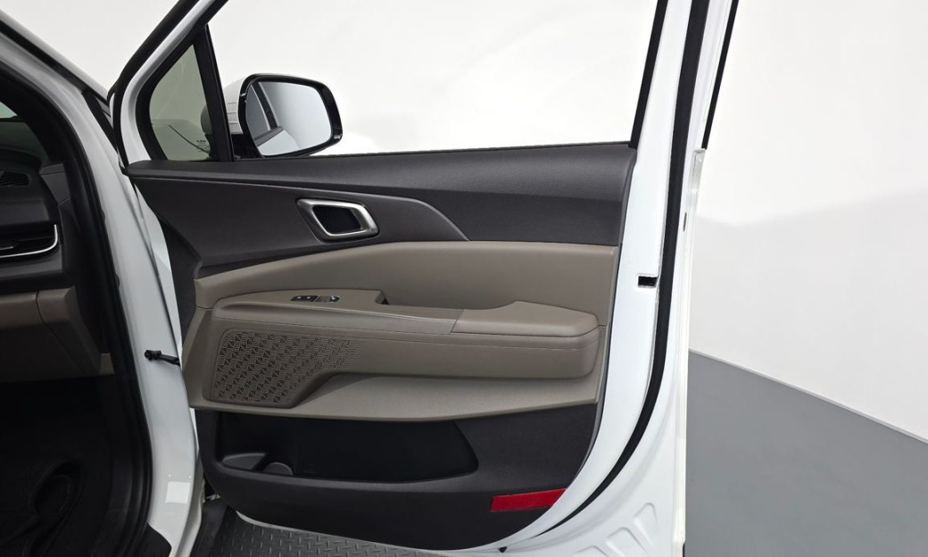Kia Carnival 9-Seater Hi Limousine (Special Vehicle), 2025