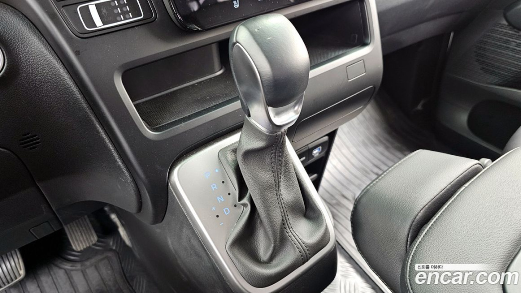Hyundai Staria Tourer 9-Seater, 2025