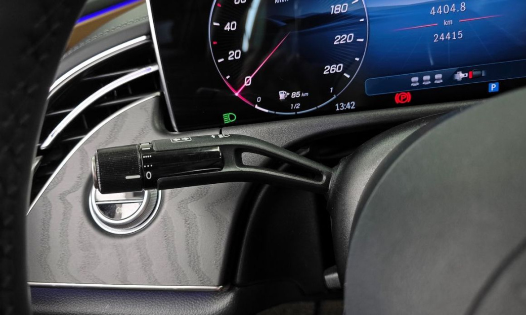 Mercedes-Benz E-Class E200 Avantgarde, 2025