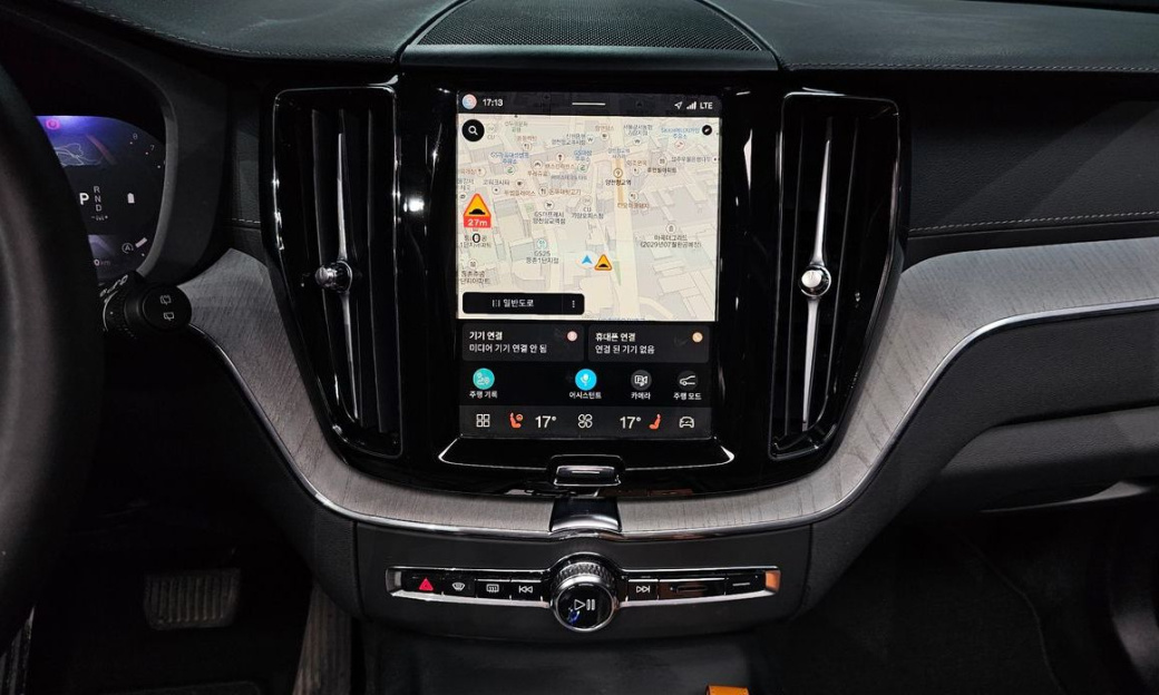 Volvo XC60 B6 Ultra Bright, 2025
