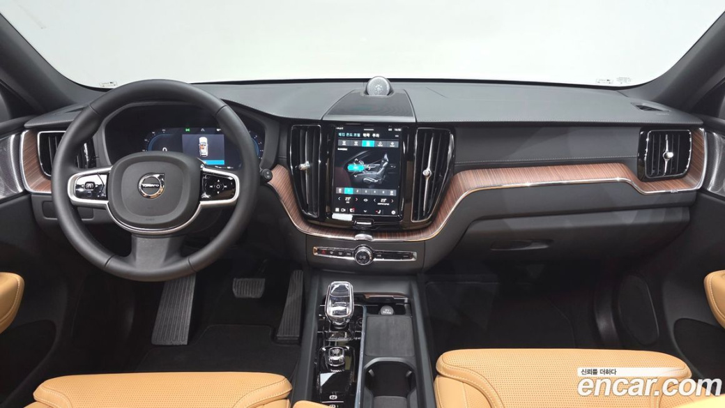 Volvo XC60 B5 Ultra Bright, 2025