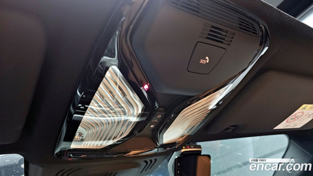 BMW 3-Series 320i M Sport, 2024