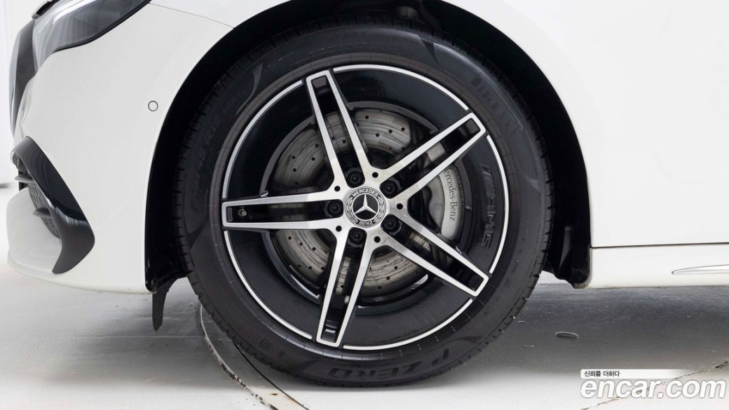 Mercedes-Benz E-Class E200 AMG Line, 2026